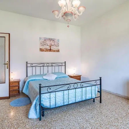 Appartement In San Giuliano Terme With 2 Bedrooms And Wifi