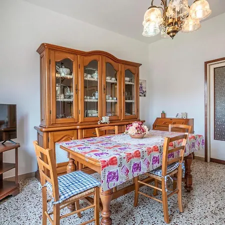 Appartement In San Giuliano Terme With 2 Bedrooms And Wifi