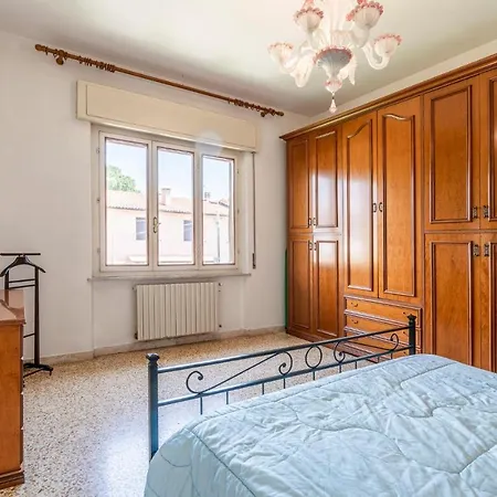 Appartement In San Giuliano Terme With 2 Bedrooms And Wifi